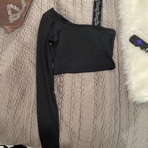 LF the brand one shoulder black crop top